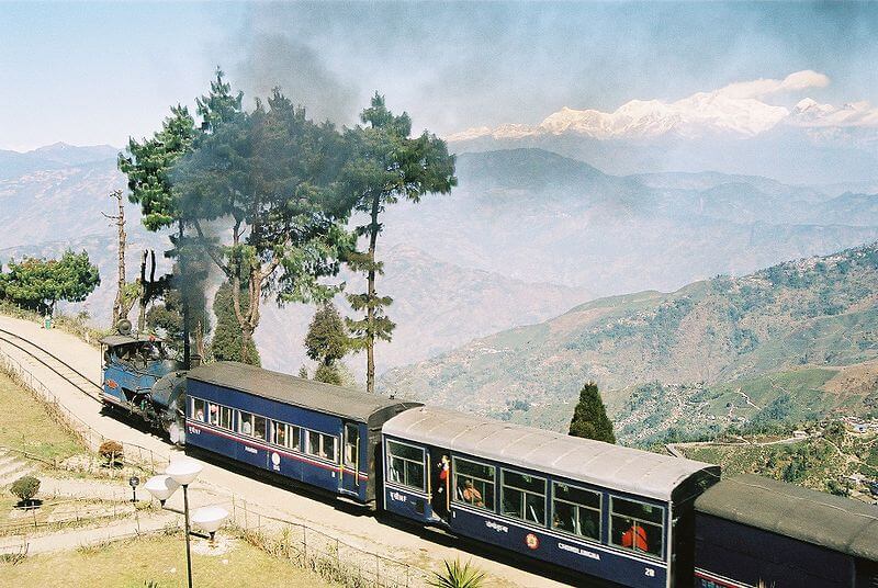 Die Himalaya Gebirgsbahn nach Darjeeling – Indien