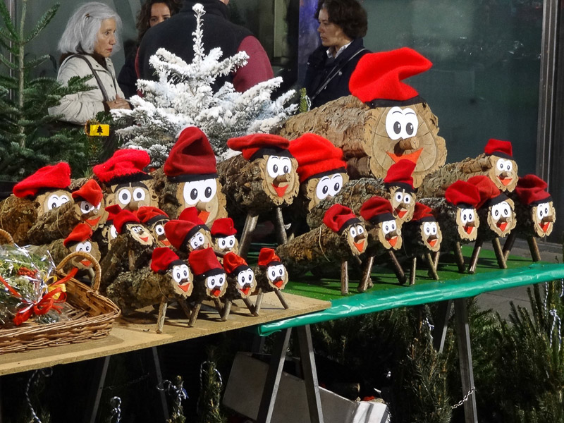 Katalonien: Eigenwillige Krippenfiguren